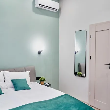Apartamento Navi Erzsebet *