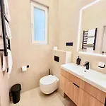 Navi Erzsebet *