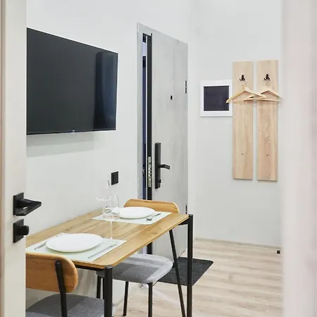 Navi Erzsebet Apartment *